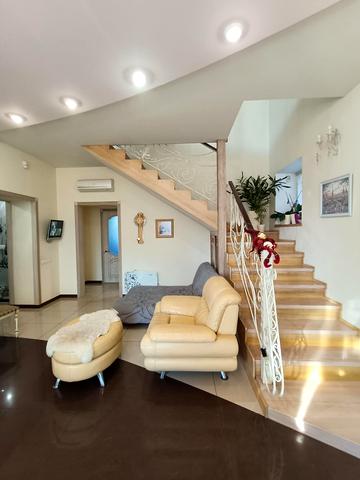 Воздвиженський узвіз (Ватутіна), 45