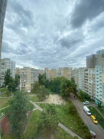 Микільсько-Слобідська вул., 4