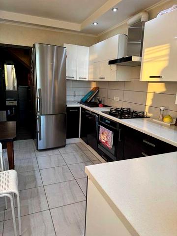 Продаж шикарної дворівневої квартири в ЖК Смарагдове місто