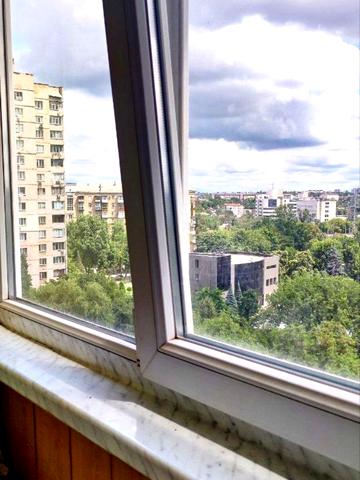 Польова вул., 4