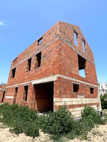 Продам дом на Саксаганского. Цена 975 $ м2. Кирпич. Участок! Рассрочка