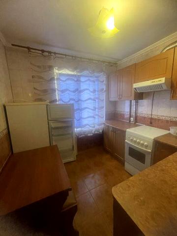 Продам. 1 ком , Половки