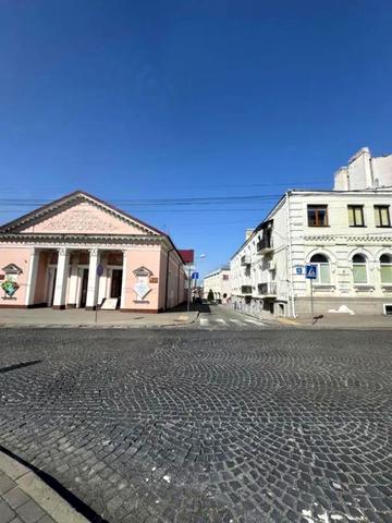 Кривий Вал вул., 1