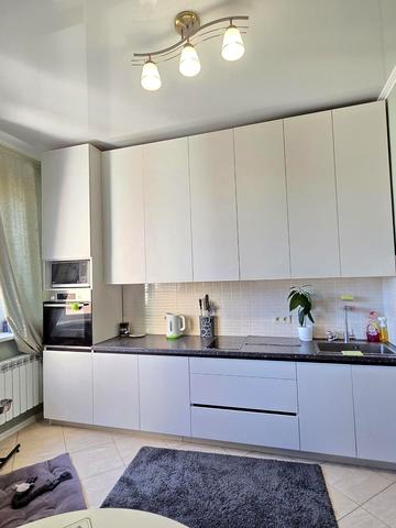 Небесної Сотні просп. (Маршала Жукова), 3А/1