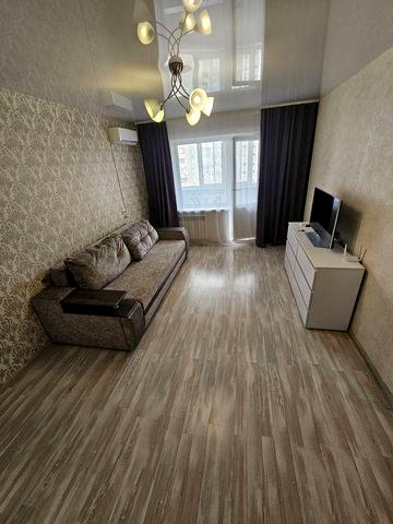 1-я Квартира на м. Позняки /м. Харьковская ул. Ахматовой 4