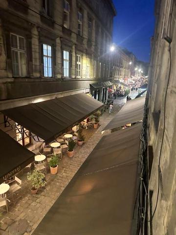 Продаж 2к квартири в серці Львова вул Староєврейська