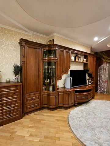 Київська вул., 60