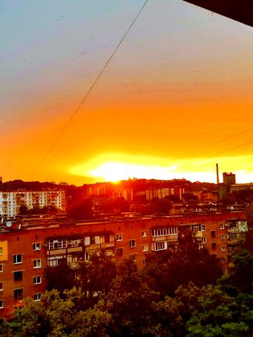 Хмельницького Богдана вул., 28