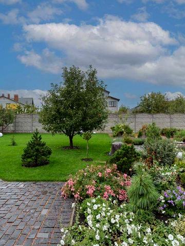 Продам семейный дом с баней и участком 15 соток  Павленки Новые дома