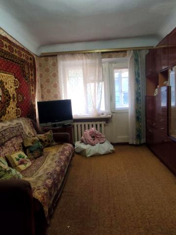 Бесарабська вул., 1