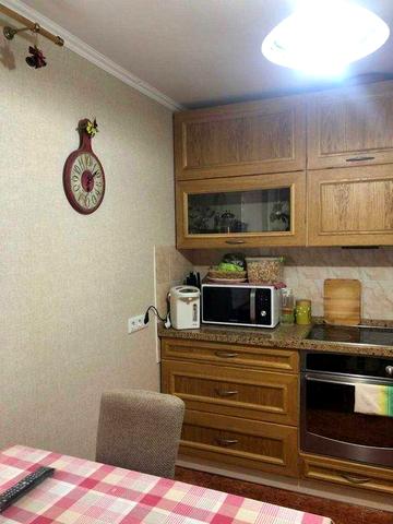 Капитальная 2х Кв с большим балконом  Кирпичный дом кладовка на этаже