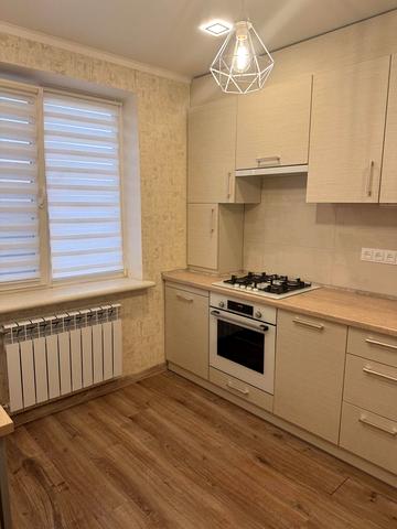 Вокзальна вул., 51