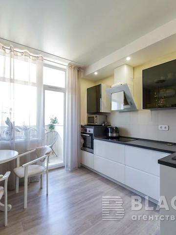 Сімї Кульженків вул. (Петра Дегтяренка), 31-А