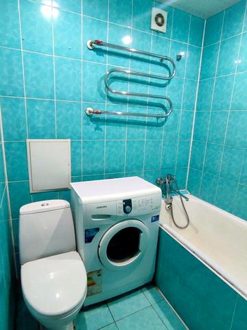 Володимира Черкасова вул., 10