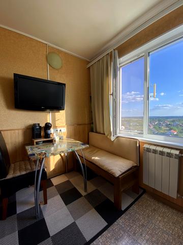 Луї Пастера вул., 200