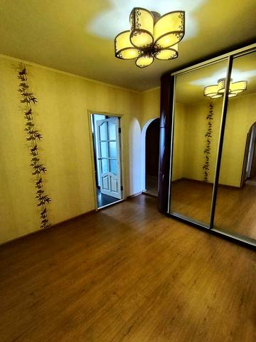 Продам  4 кімн., Червоної калини вул., Деснянський р-н