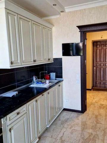 Продам 3 комн. кв. 94 м2 в новострое метро Левада