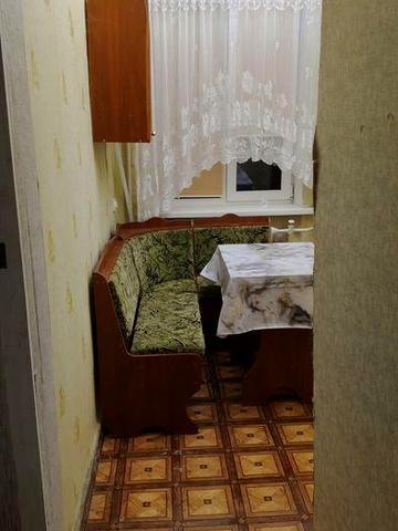 Здається 2 кімнатна квартира на довгостроковий термін.