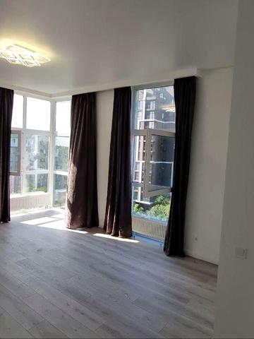 Новаторів вул., 1а