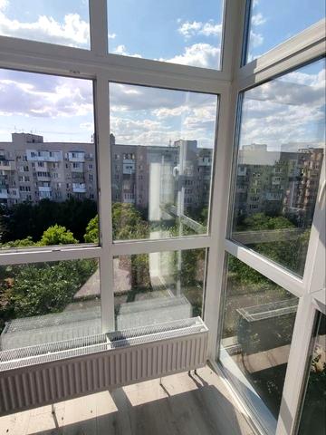 Новаторів вул., 1а