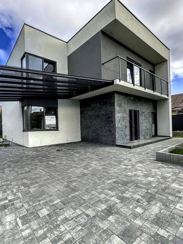 Арктична вул., 9