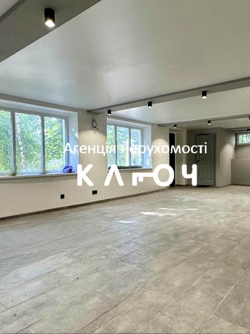 Вячеслава Чорновола вул., 1в