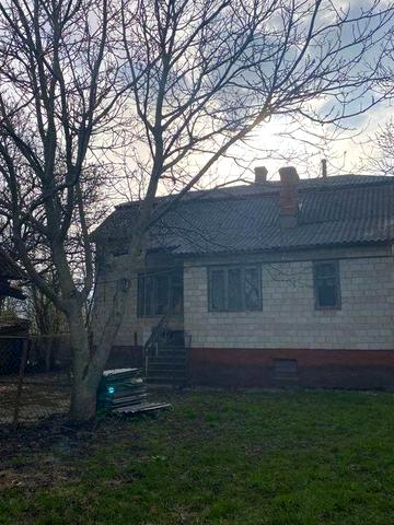 Продається будинок з ділянкою