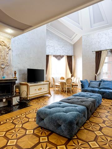 Наварійська вул., 65