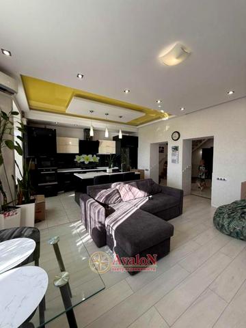 Академіка Заболотного вулиця, 63/1, Пересипський район, Одеса, Одеська область 160000 USD