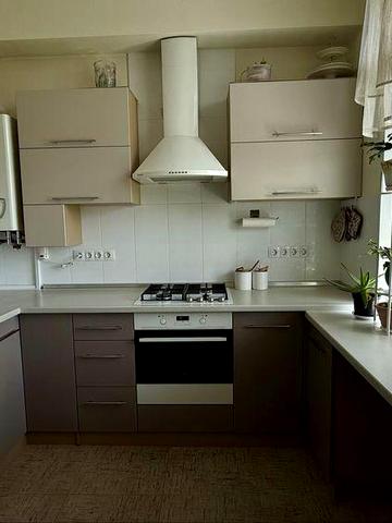 Двоповерхова квартира з ділянкою, укриттям