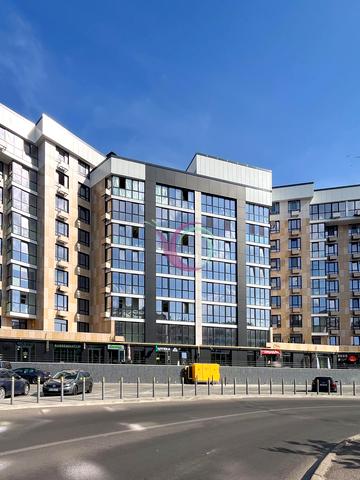 Вячеслава Чорновола вул. (), 5