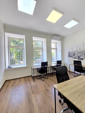 Мала Житомирська вул., 16