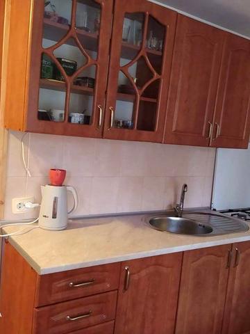 Гарний будинок в мальовничому місці поряд з річкою