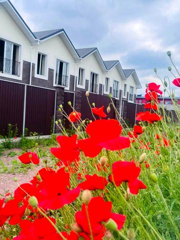 Українська вул., 3