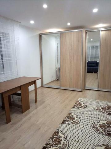 Продам трьох кімнатну квартиру з гарним видом на річку, місто й ліс