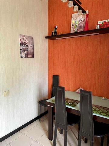 2 кімн кв 65 кв м метро Наукова кап ремонт (404069)