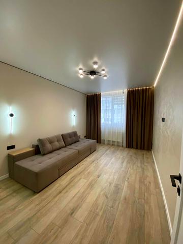 Будівельна вул., 2