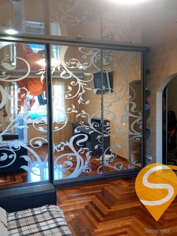 Запорізька вул., 2