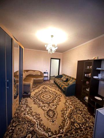 Продаю гарну, світлу, крупногабаритну 1к/к з ремонтом та меблями