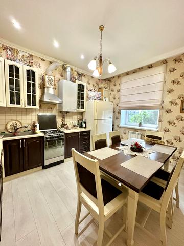 Розваги вул., 27