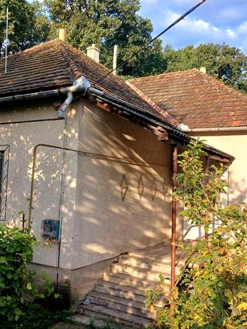 Будинок на дві сімї в с. Гут біля майбутнього термального комплексу