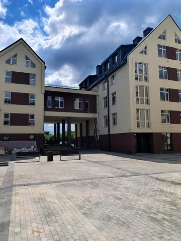 Вячеслава Чорновола вул., 17