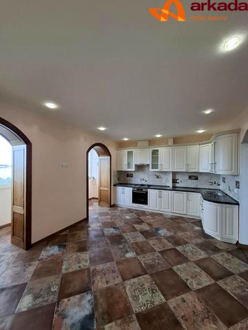 Української Дивізії вул., 8б