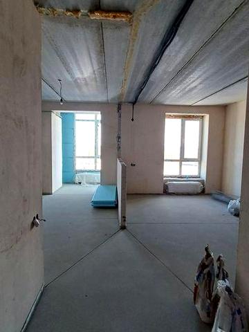 Продаж 1-кімнатної квартири с незакінченим ремонтом ЖК Массаны Сити