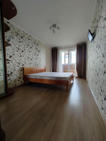 Амосова вул. (Корчагінців), 5