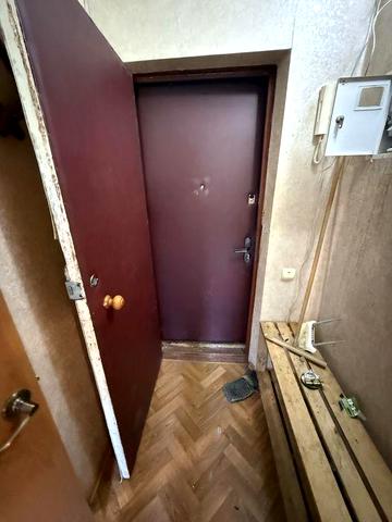 Ленинградська, дарницька площа, будівельників 6а