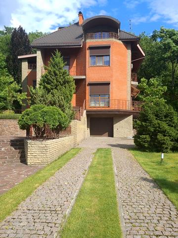 Енергетиків вул., 19/2