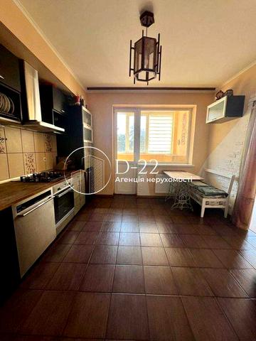 Продаж  3-кімнатна квартира  у  Броварах, Симоненка 4"район Сади"