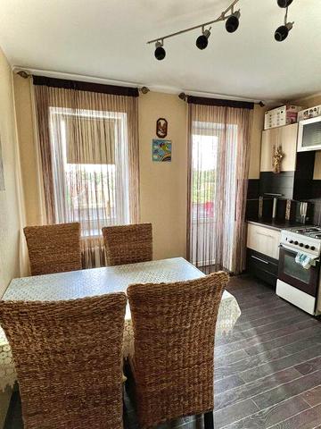 Здам двокімнатну квартиру з балконом і гаражем в Корабельному районі