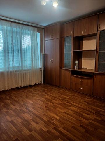 Генерала Момота вул. (Луначарського), 1